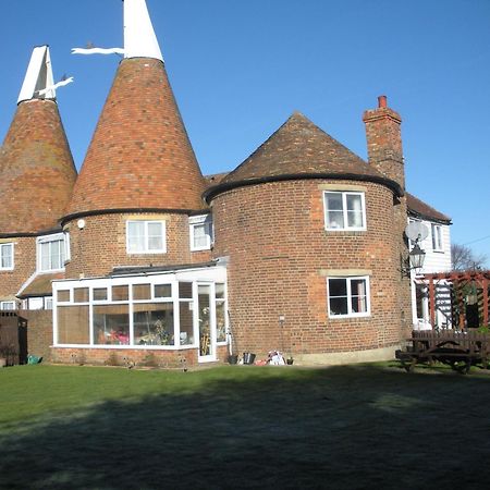 Bed and Breakfast Manor Farm Oast Уинчелси Экстерьер фото
